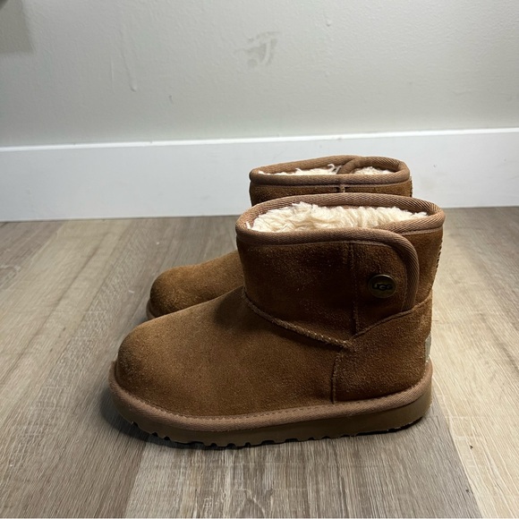 UGG Jona Boots Kids Size 11 Youth - Picture 13 of 13